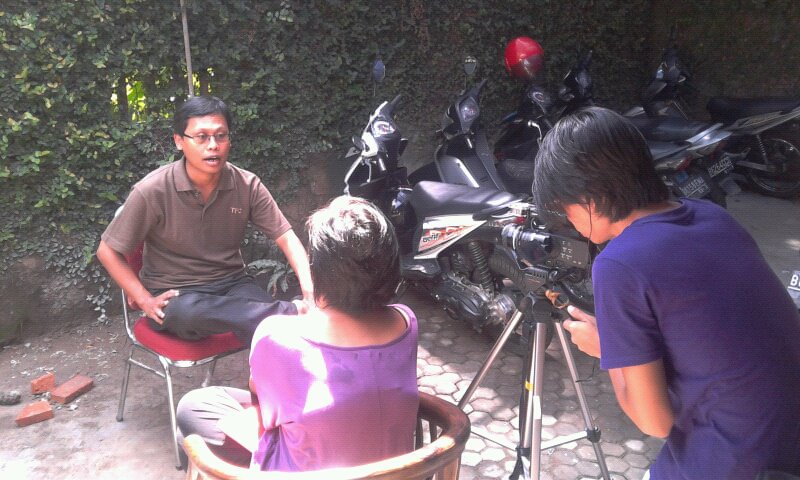 Wawancara-Umar-Idris-ketua-AJI-Jakarta-Ucu-Agustin-Dibalik-Frekuensi.jpg